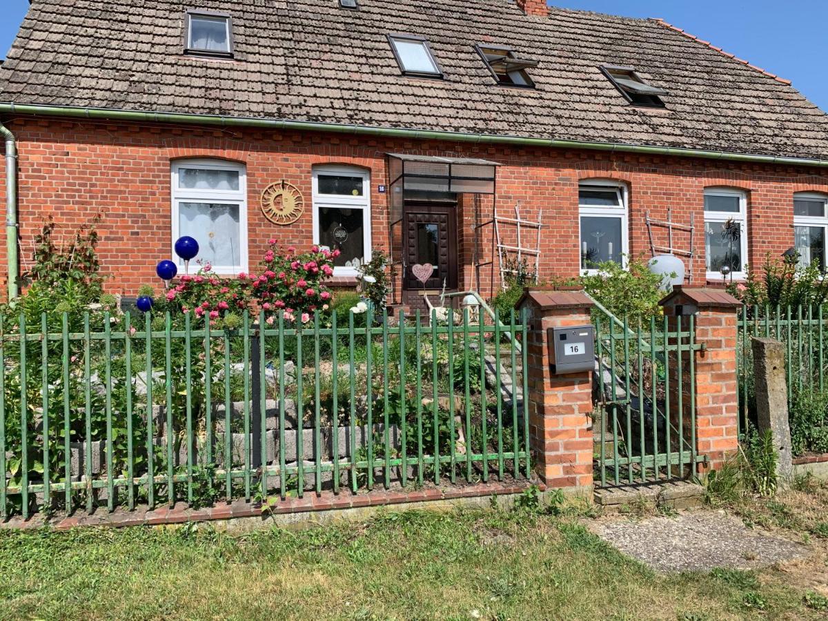 Das Haus Am Teich Besitz Bagian luar foto